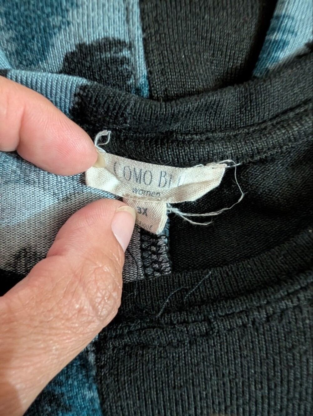 Como Blu Women's Long Sleeve Top. - Picture 3 of 3